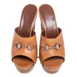 مملوكة مسبقًا Gucci Brown Leather Horsebit Peep Toe Clogs Size 37.5