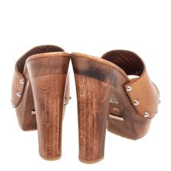 مملوكة مسبقًا Gucci Brown Leather Horsebit Peep Toe Clogs Size 37.5