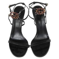 مملوكة مسبقًا Gucci Black Patent Leather Logo Ankle Strap Sandals Size 40
