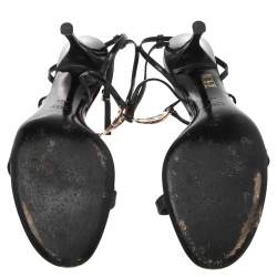 مملوكة مسبقًا Gucci Black Patent Leather Logo Ankle Strap Sandals Size 40