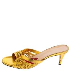 مملوكة مسبقًا صندل غوتشي جلد ميتالك ذهبي بعقدة سيور مقدمة مفتوحة مقاس 39