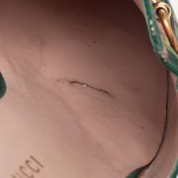 مملوكة مسبقًا صندل سلايد غوتشي برينستاون هورسبيت ساتان أخضر مطبوع مقاس 40