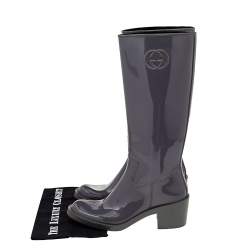 مملوكة مسبقًا حذاء بوت مطر غوتشي مطاط رمادي مقاس 38