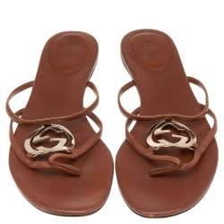 مملوكة مسبقًا صندل فلات إصبع غوتشي جلد جي جي بيج مقاس 40