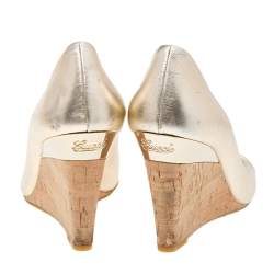 Pre Owned Gucci Metallic Gold Leather Cyprus Cork Wedge Open Toe Pumps Size 37.5