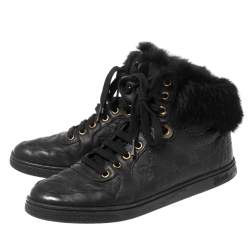 مملوكة مسبقًا حذاء رياضي غوتشي كادا جلد غوتشيسيما أسود حواف فرو عنق مرتفع مقاس 38.5