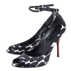 Pre Owned Gucci Black/White Animal Print Satin Peep-Toe Ankle-Strap Sandal Size 40.5