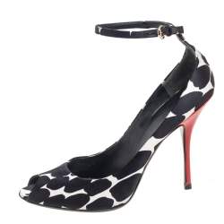 Pre Owned Gucci Black/White Animal Print Satin Peep-Toe Ankle-Strap Sandal Size 40.5