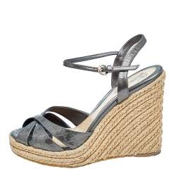 مملوكة مسبقًا Gucci Grey Microguccissima Patent Leather Penelope Espadrille Wedge Sandals Size 36
