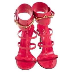 مملوكة مسبقًا صندل غوتشي يورسولا هورسبيت جلد وردي لامع بحزام كاحل مقاس 41