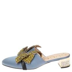 مملوكة مسبقًا صندل سلايد غوتشي كاندي ساتان رصاصي داكن مزخرف فيونكة مقاس 39.5