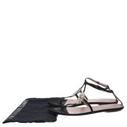 مملوكة مسبقًا صندل فلات غوتشي ساتان أسود مزين جي جي متداخل مزخرف كريستال سير كاحل مقاس 40