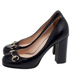 مملوكة مسبقًا Gucci Black Leather Horsebit Block Heel Pumps Size 37