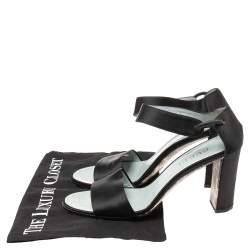 مملوكة مسبقًا Gucci Black Satin Ankle Strap Sandals Size 37