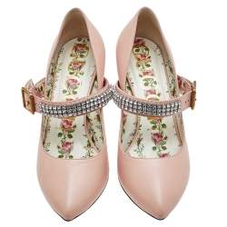 مملوكة مسبقًا حذاء كعب عالي غوتشي سيلفي ماري جين جلد بيج مزخرف كريستال مقاس 37