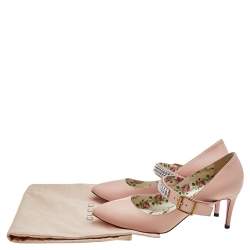 مملوكة مسبقًا حذاء كعب عالي غوتشي سيلفي ماري جين جلد بيج مزخرف كريستال مقاس 37