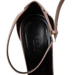 مملوكة مسبقًا صندل غوتشي جلد لامع وردي فاتح مزين هورسبيت سير كاحل مقاس 37.5