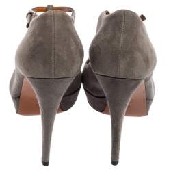 Pre Owned Gucci Grey Suede Peep-Toe Platform T-Strap Sandals Size 38
