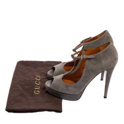 Pre Owned Gucci Grey Suede Peep-Toe Platform T-Strap Sandals Size 38