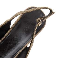 مملوكة مسبقًا صندل غوتشي تاتو كانفاس سوبريم جي جي بني / بيج بفتحة كعب مقاس 38