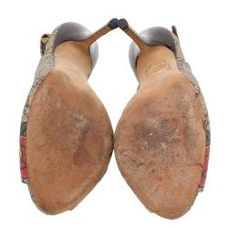 مملوكة مسبقًا صندل غوتشي تاتو كانفاس سوبريم جي جي بني / بيج بفتحة كعب مقاس 38