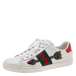 مملوكة مسبقًا حذاء رياضي غوتشي إيس أرو جلد أبيض بعنق منخفض بأبليك مقاس 37.5