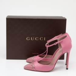 مملوكة مسبقًا Gucci Pink Leather Malaga Studded T Strap Pumps Size 38.5