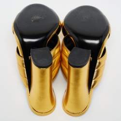 Pre Owned حذاء مولز غوتشي ويبي جلد ذهبي مبطن مقاس 36.5