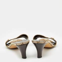 Pre Owned صندل سلايد غوتشي جلد لامع وكانفاس جي جي بني/ بيج بحافة مقاس 42