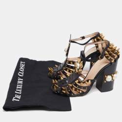 مملوكة مسبقًا Gucci Black Leather Kendall Studded Sandals Size 38