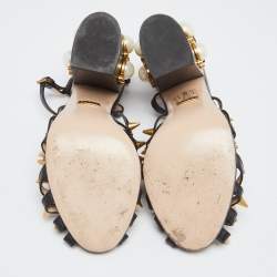 مملوكة مسبقًا Gucci Black Leather Kendall Studded Sandals Size 38