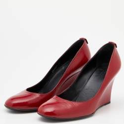 Gucci Red Patent Leather Wedge Round Toe Pumps Size 40