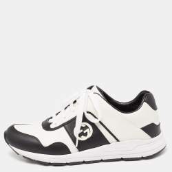 مملوكة مسبقًا حذاء رياضي غوتشي جي جي متداخلة جلد أبيض/أسود برباط عنق منخفض مقاس 38.5