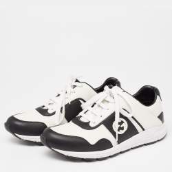 مملوكة مسبقًا حذاء رياضي غوتشي جي جي متداخلة جلد أبيض/أسود برباط عنق منخفض مقاس 38.5