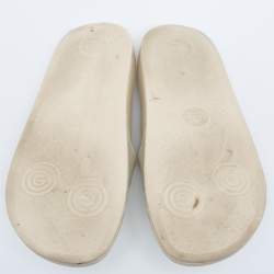 Pre Owned حذاء سلايدز غوتشي بول مطاط أوف وايت حرف جي متشابك مقاس36