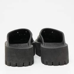 مملوكة مسبقًا صندل غوتشي مطاط أسود نعل سميك شعار جي جي مقاس 37