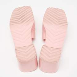 مملوكة مسبقًا Gucci Pink Rubber Slide Block Heel Sandals Size 38