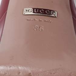 مملوكة مسبقًا صندل غوتشي هورسبيت جلد عنابي لامع نعل سميك بحزام للكاحل مقاس 36