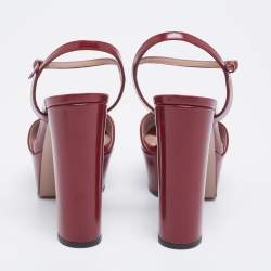 مملوكة مسبقًا صندل غوتشي هورسبيت جلد عنابي لامع نعل سميك بحزام للكاحل مقاس 36