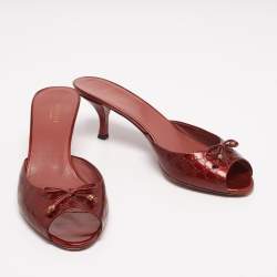 مملوكة مسبقًا Gucci Rust Guccissima Patent Leather Bow Peep-Toe Slide Sandals Size 38.5