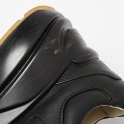 Pre Owned Gucci Black Leather Rhyton Logo Low-Top Sneakers Size 39