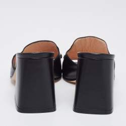 مملوكة مسبقًا صندل سلايد غوتشي جلد أسود مزين هورسبيت كعب مربع سميك مقاس 37.5