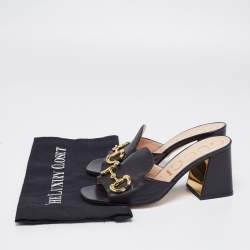 مملوكة مسبقًا صندل سلايد غوتشي جلد أس ود مزين هورسبيت كعب مربع سميك مقاس 37.5