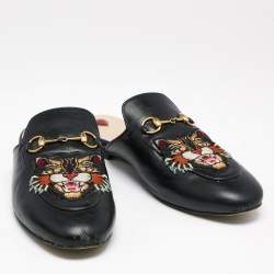 مملوكة مسبقًا Gucci Black Leather Tiger Embroidered Princetown Horsebit Flat Mules Size 39.5