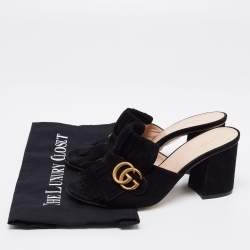 مملوكة مسبقًا صندل سلايد غوتشي GG مارمونت سويدي أسود بشراشيب مقاس 38
