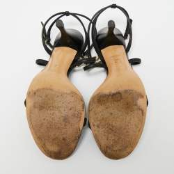 Pre Owned صندل غوتشي جلد أسود مزين حرف جي متداخل سير كاحل مقاس 38