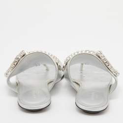 Pre Owned صندل إصبع غوتشي فلات هورسبيت مزخرف كريستال جلد فضي مقاس 35.5