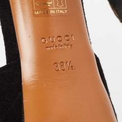 مملوكة مسبقًا صندل غوتشي سويدي أسود مقدمة مفتوحة بحزام للكاحل نعل سميك مقاس 38.5