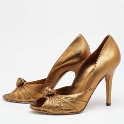 Gucci Metallic Gold Leather Knotted Peep Toe Pumps Size 40