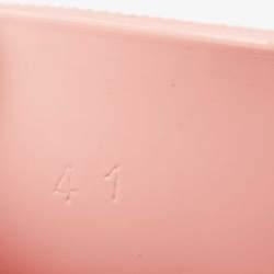 Pre Owned صندل سلايد غو تشي مطاط وردي بالشعار المنقوش كعب مربع سميك مقاس 41